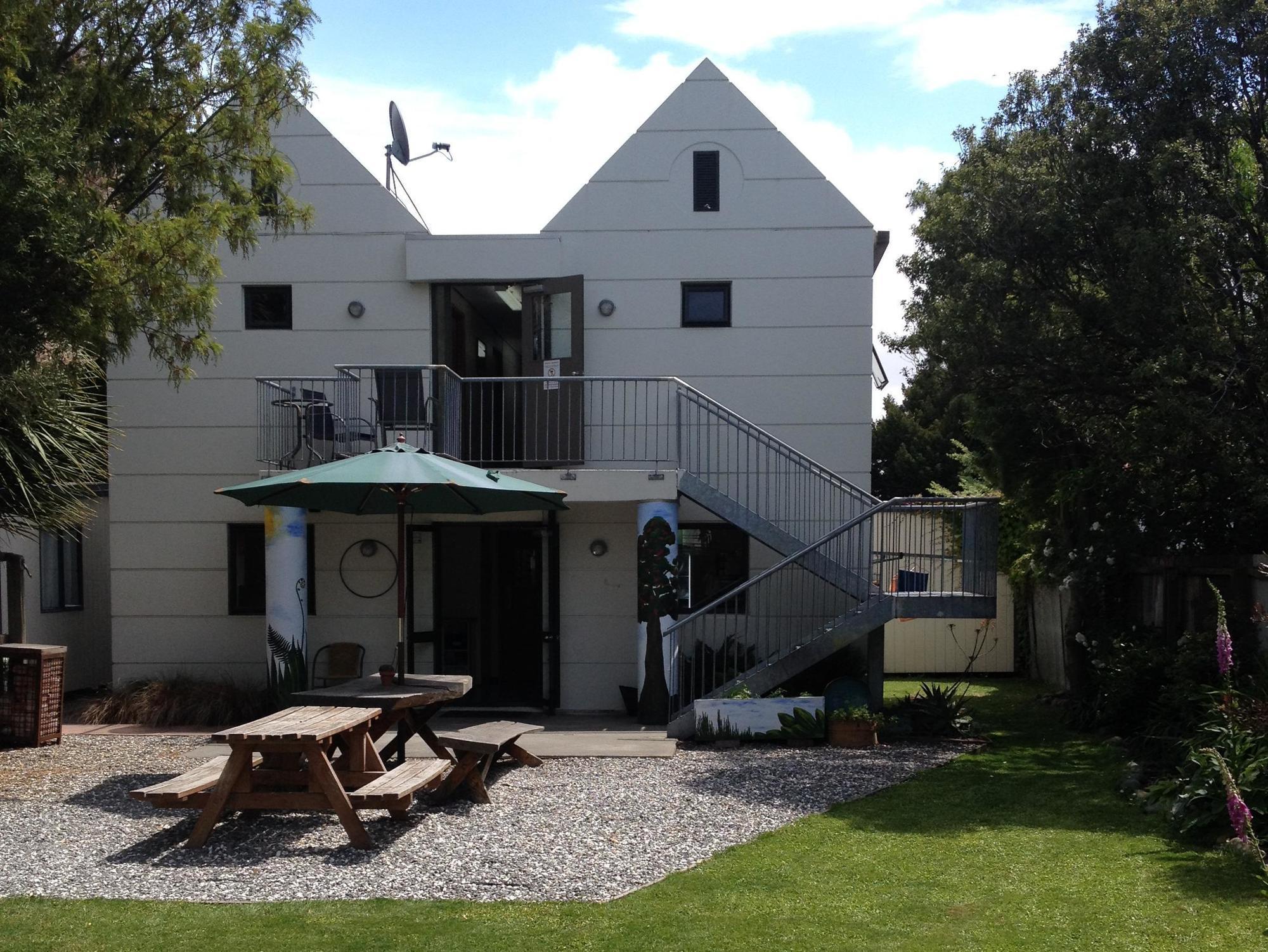 Around The World Backpackers Hostel Christchurch Exterior photo